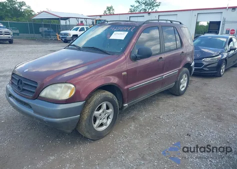 1999 Mercedes-Benz Ml 320 z USA, uszkodzony, nr VIN 4JGAB54E1XA098893